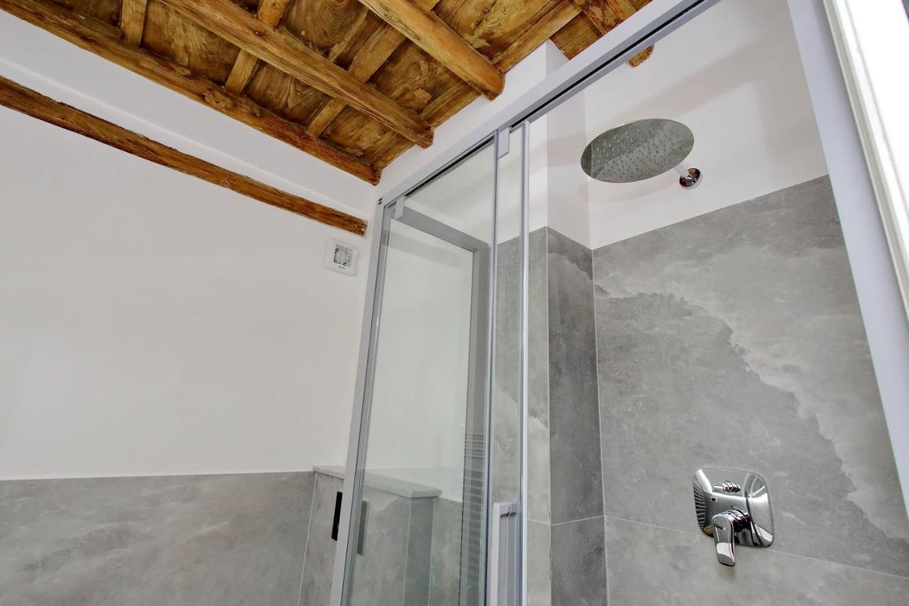 Appartement Ych-Farnese Charme à Rome Extérieur photo