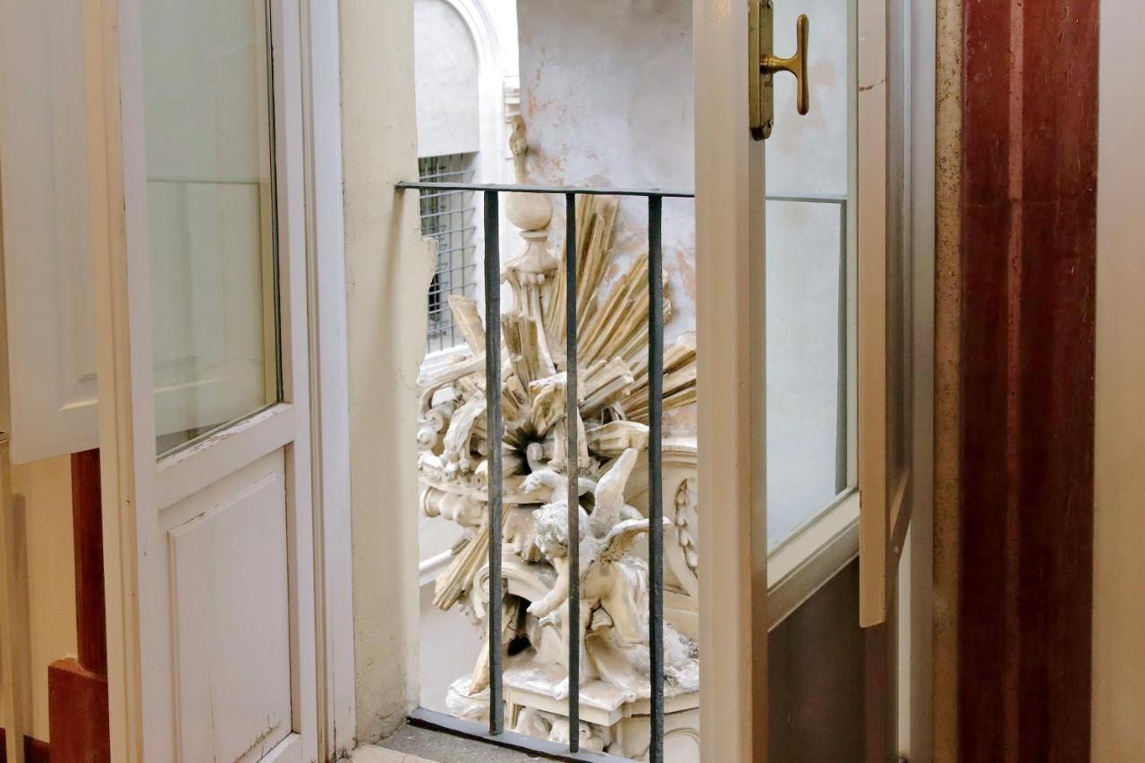 Appartement Ych-Farnese Charme à Rome Extérieur photo